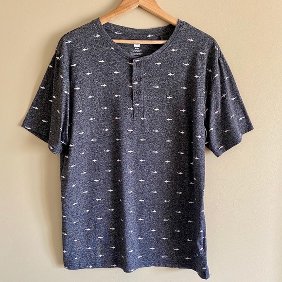 Men’s Shark T-Shirt - Picture 1 of 3